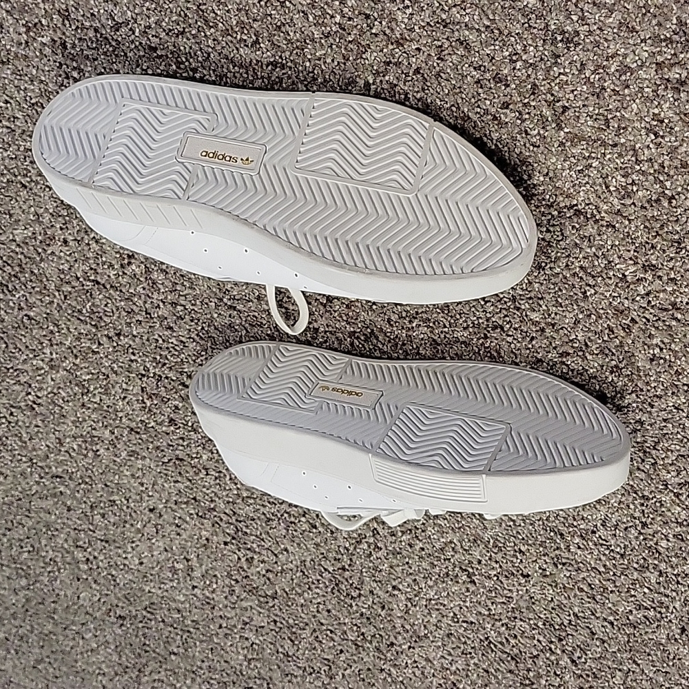 Adidas Sleek White Fashion Sneakers sz 11 - Picture 2 of 4